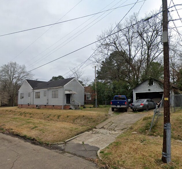 Building Photo - 1704 Robinson St