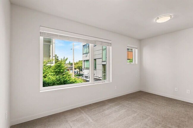 Building Photo - 3810 California Ave SW