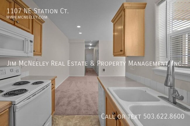 Building Photo - 1107 NE Station Ct