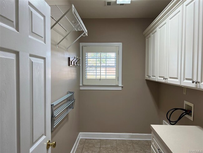 Building Photo - 2230 Wyndgate Dr