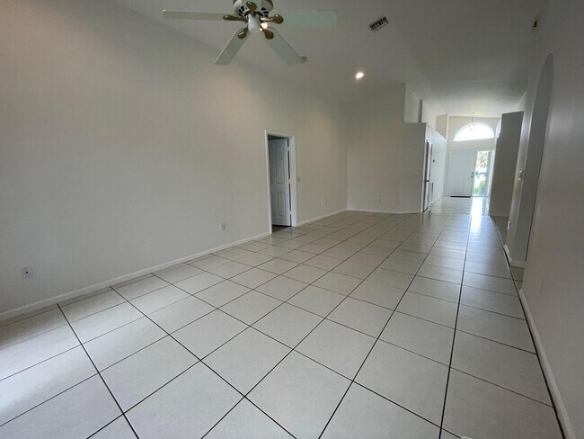 Building Photo - 22875 Barrister Dr