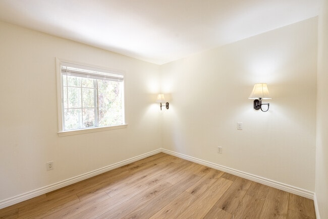 Building Photo - 3776 Portland Ct