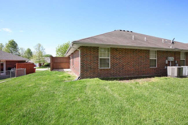 Building Photo - All Brick, all one level, all electric,  3...