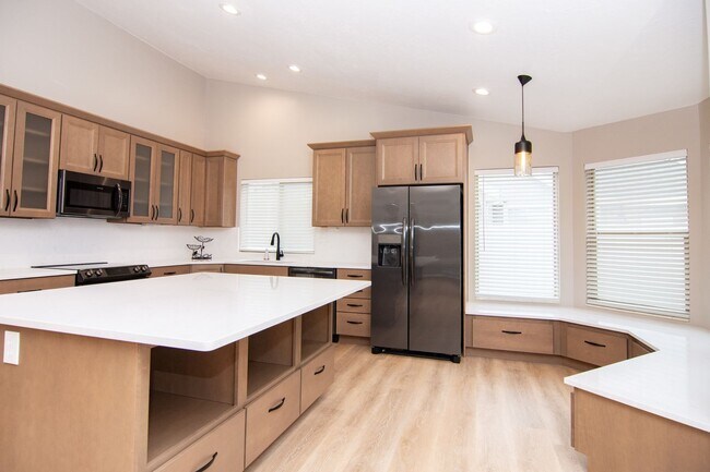 Building Photo - Bountiful Home w/ 2 Car Garage, EV Charger, & Updated Remodeling