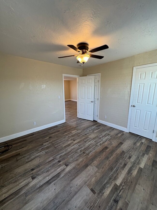 Building Photo - Country home Now Available!