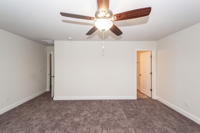 Building Photo - 7787 Montview Rd
