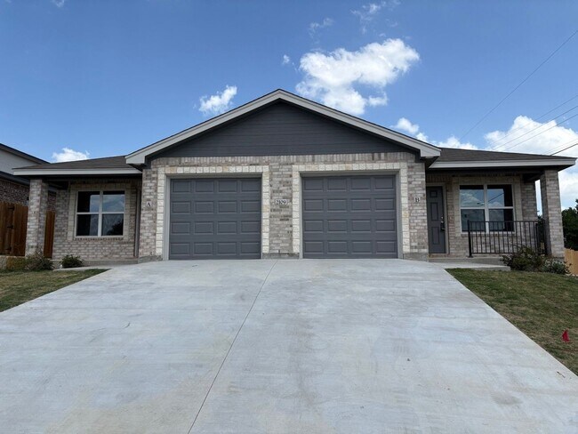 Primary Photo - 2109 Wildewood-B
