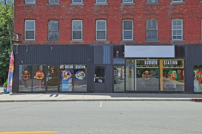 Building Photo - 962 US-9W