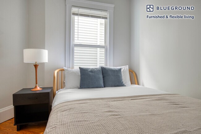 Building Photo - 88 Hampshire St