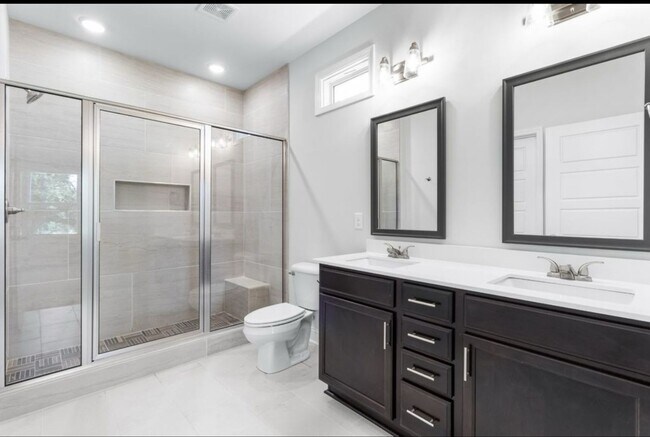 Building Photo - Brand New Rental