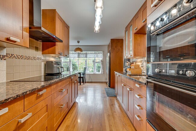 Building Photo - Charming 4 Bed SFH in Alexandria!