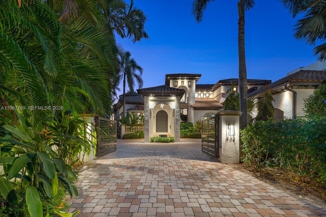 Building Photo - 432 S Hibiscus Dr