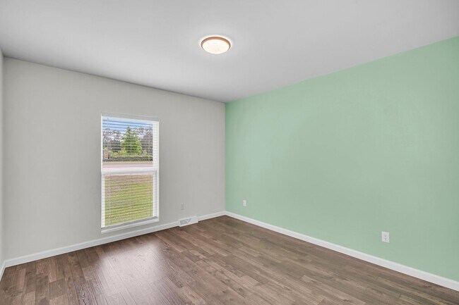Building Photo - Comfortable Living with Modern Upgrades in Prime Goose Creek Location