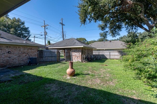 Building Photo - 101 Wakefield Dr