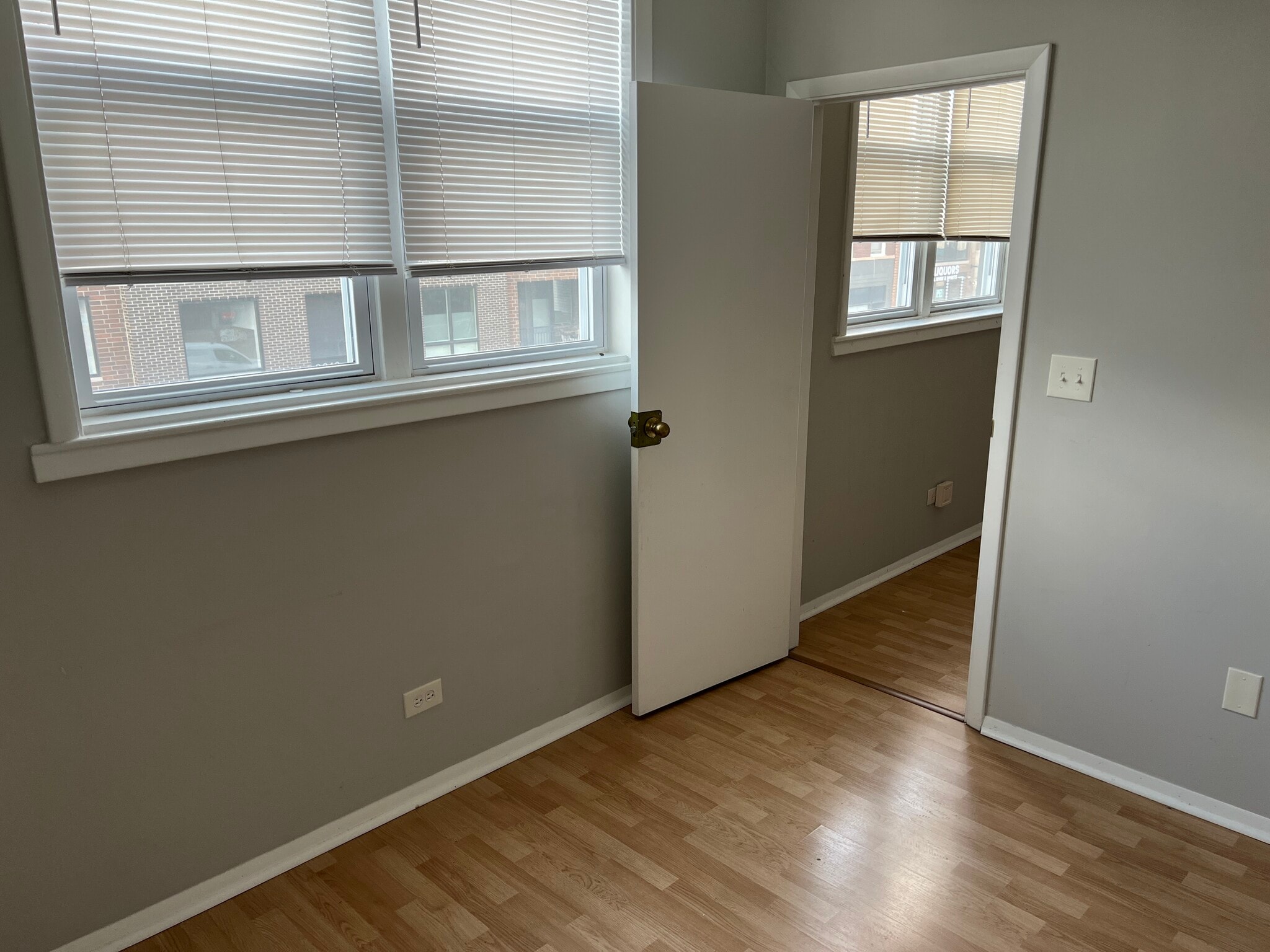 Building Photo - 3021 W Belmont Ave
