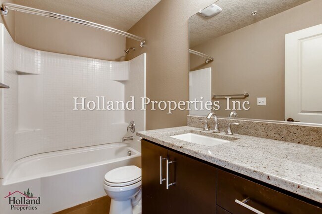 Building Photo - 7903 NE Rockne Way