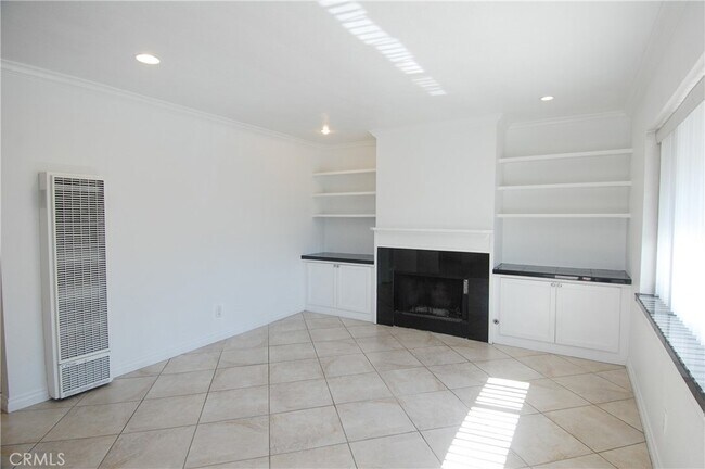 Building Photo - 166 Avenida Miramar