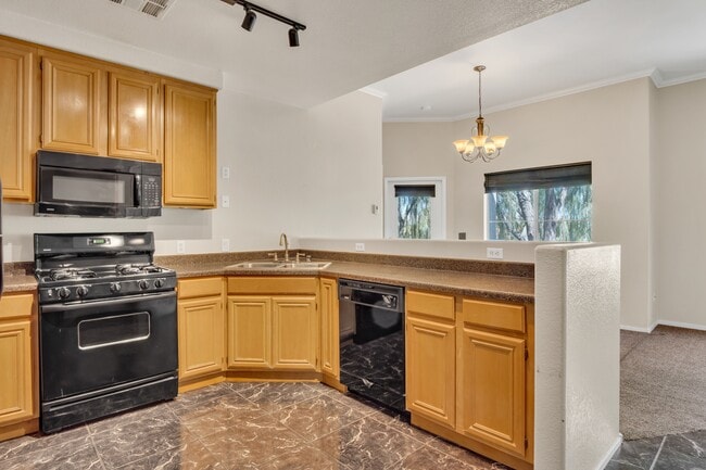 Building Photo - 10245 S Maryland Pkwy