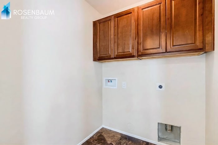 Building Photo - 538 E Dragon Springs Dr