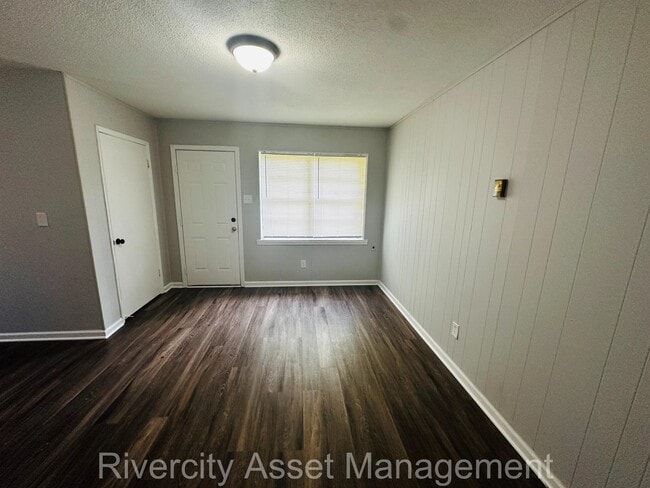 Building Photo - 2232 Amethyst Cove