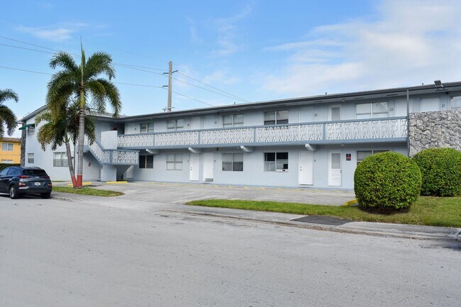 Building Photo - For Rent 1/1 for $1,550 near Miami Interna...