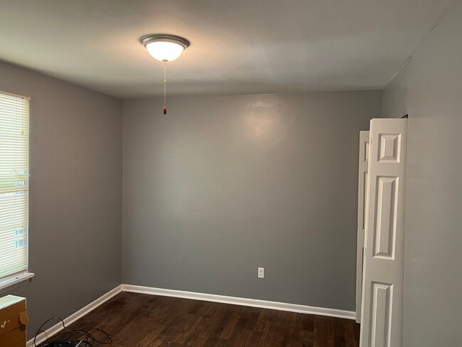 Building Photo - 1814 Regal Dr