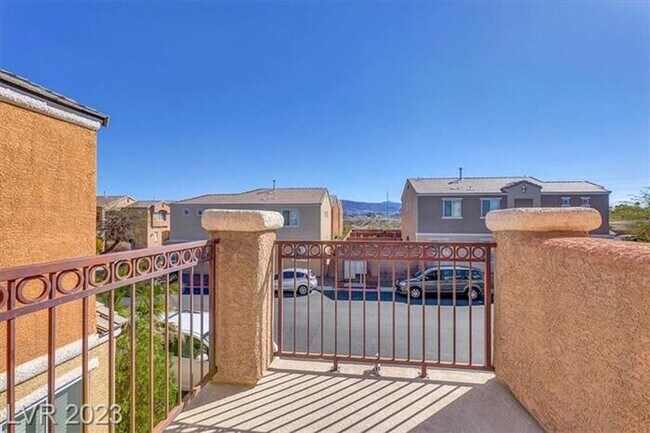 Building Photo - Cute 2-Story Henderson Home w/ Dual Primary Bedrooms!