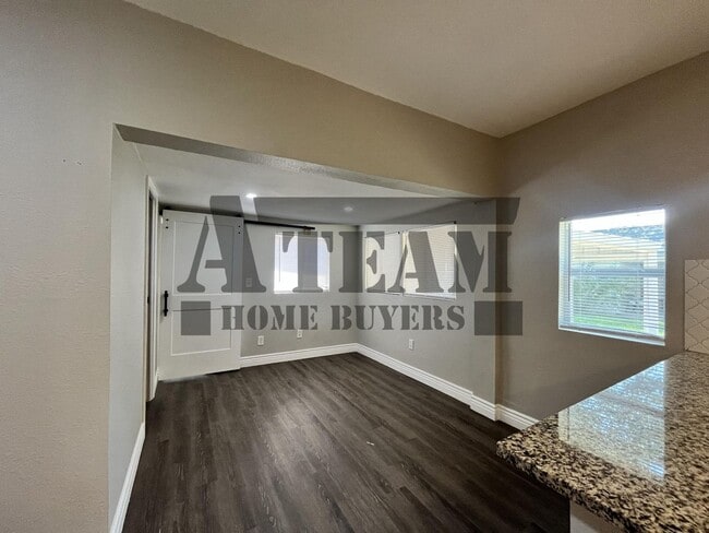 Building Photo - Modern 4 Bedroom 2 Bathroom home for rent!