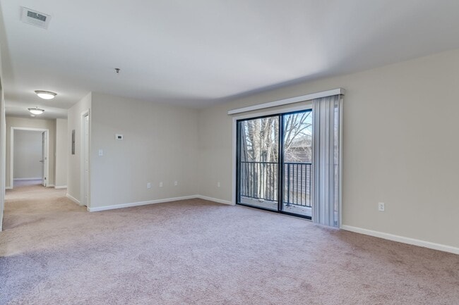 Building Photo - Welcome Home – Spacious Apartment with Mod...