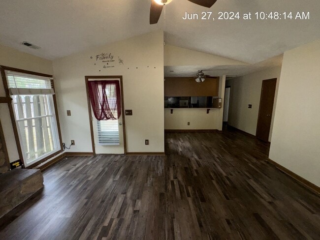 Building Photo - 501 Hollyberry Ln