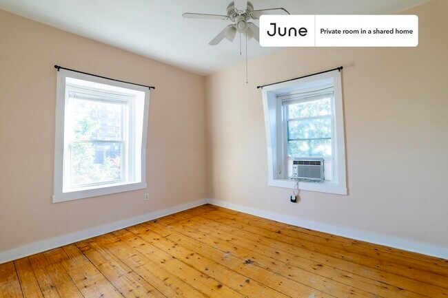 Building Photo - Room in Shared 2 bed/1 bath home