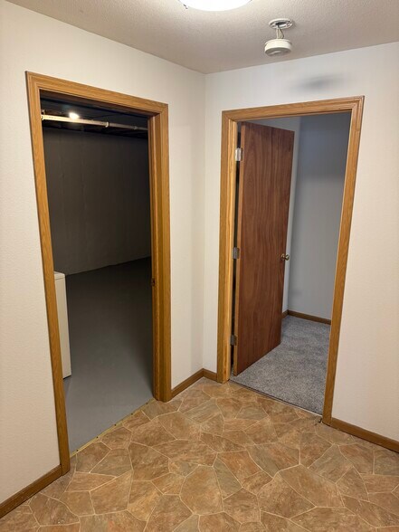 Building Photo - 614 Randolph St