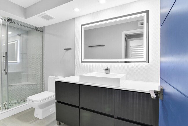 Building Photo - 2701 N Ocean Blvd