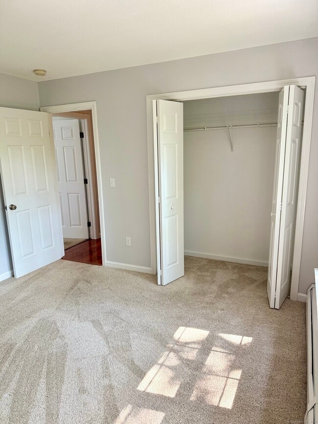 Building Photo - 216 Castlewood