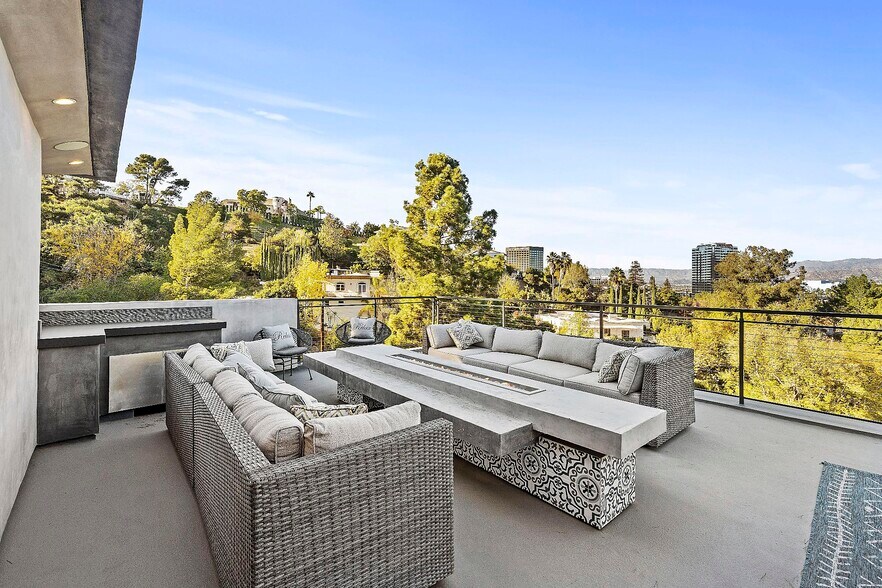 Building Photo - 3712 Broadlawn Dr