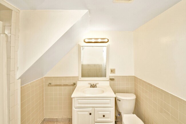 Building Photo - 180 Westville St