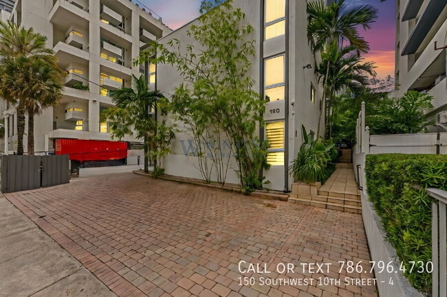 Building Photo - 150 SW 10th St