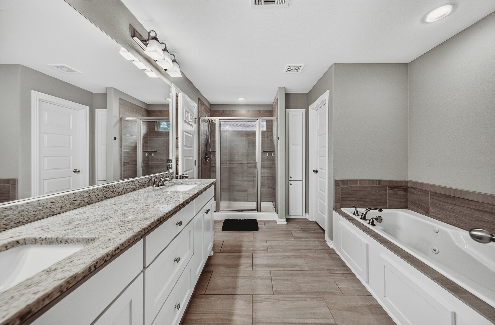 Building Photo - 5803 W Poison Springs Dr
