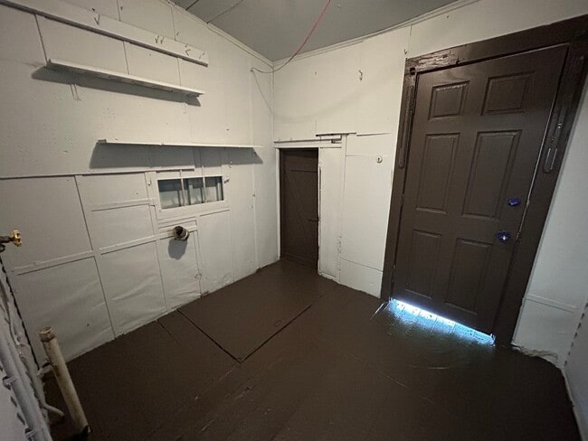 Building Photo - 907.5 Jewell-