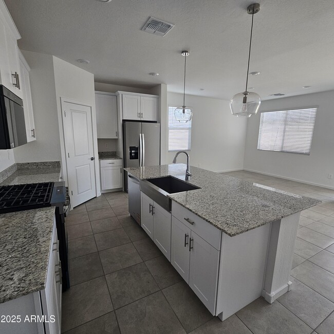 Building Photo - 30509 Oleander Wy