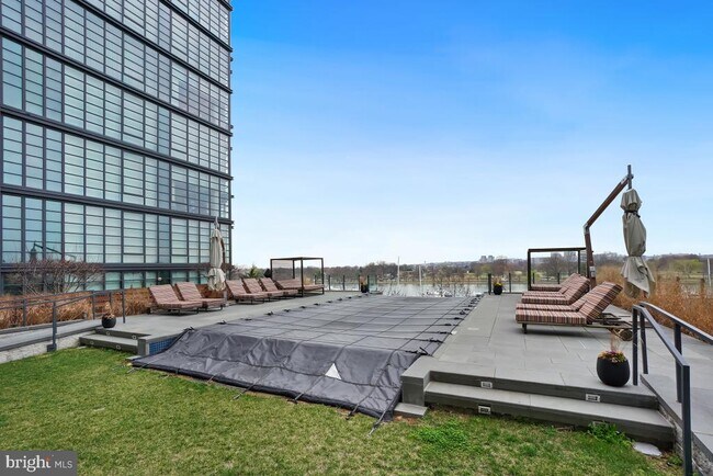 Building Photo - 45 Sutton Square SW