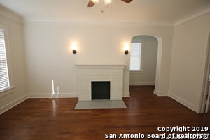 Building Photo - 131 E Ridgewood Ct