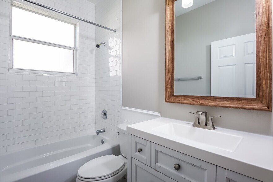 Building Photo - 4161 70th St Cir E