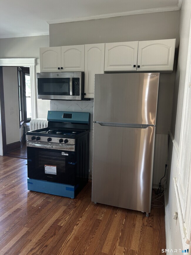 Building Photo - 164 Barker St