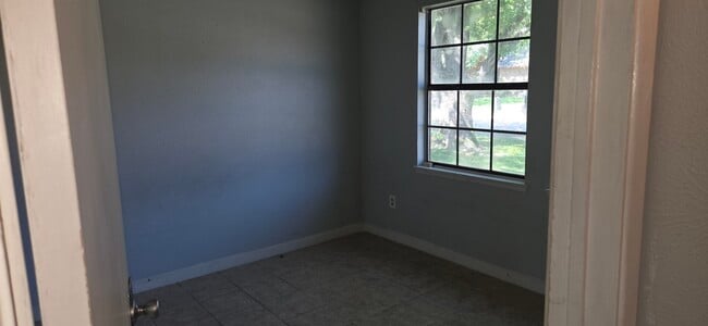 Building Photo - 5620 Hollow Pines Dr