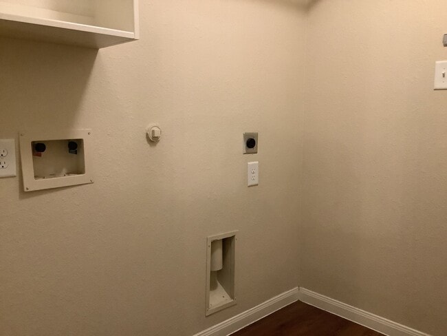 Building Photo - 6019 Brenwood Trails Ln