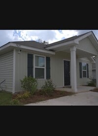 Building Photo - Oakmont place