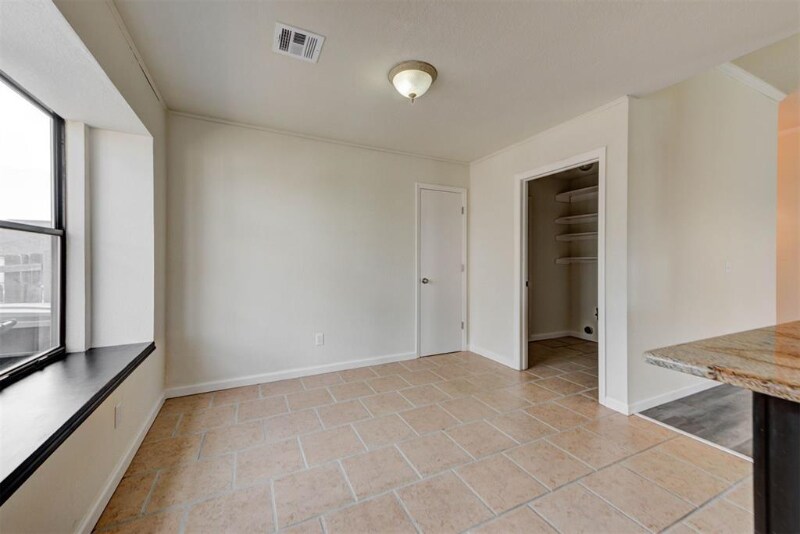 Building Photo - 8125 Jason Dr