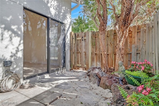 Building Photo - 840 Meadowland Dr