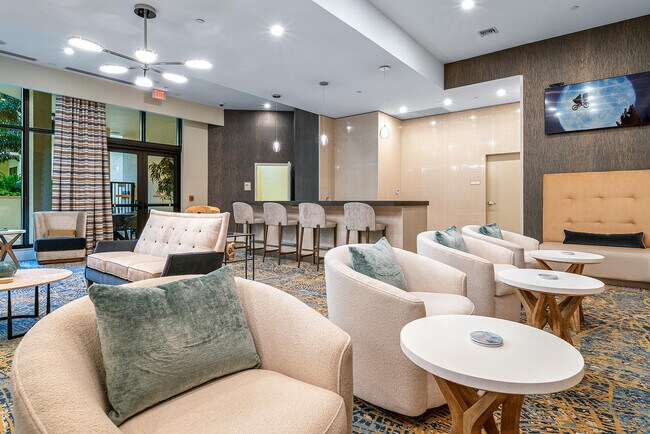 Building Photo - 701 S Olive Ave